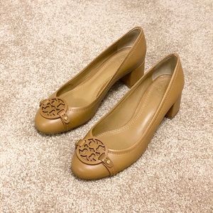Tory Burch 6.5 brown tan Chelsea block heels